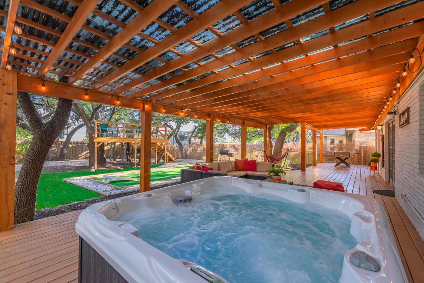 Luxurious Home With Hot Tub & Tree Deck By 6Flags Сан-Антоніо Екстер'єр фото
